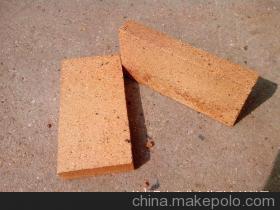 供應(yīng)平半枚耐火磚及其他優(yōu)質(zhì)防火耐火材料——長興縣李家巷宏偉耐火材料廠